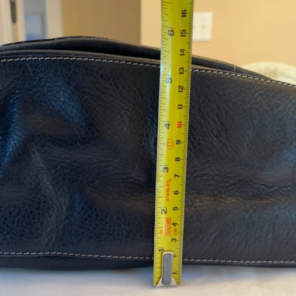 LAURA DI MAGGIO | Black Pebbled Leather Shoulder bag with Charm Padlock-EUC - Picture 9 of 15